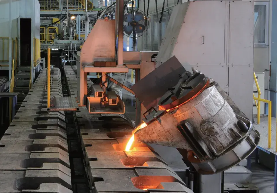 Tilting-ladle-type automatic pouring machine.